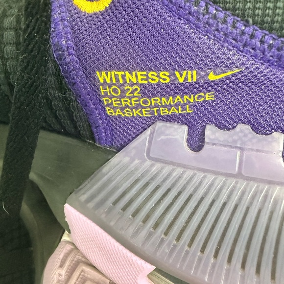 Nike LeBron Witness VII Black and Yellow Lakers Basketball Shoes - Picture 4 of 5
